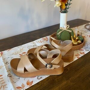 American Eagle Sandals